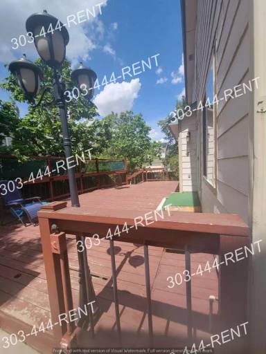 Main picture of 12245 Locust St