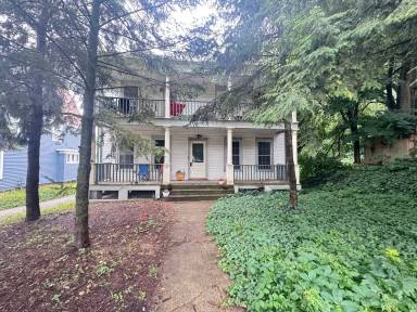 Main picture of 162 Grand Ave NE