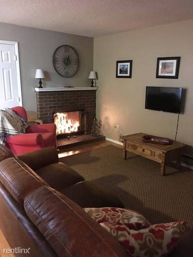 Main picture of 1209 W Plum St