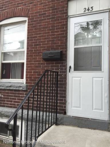 Main picture of 243 Grand St