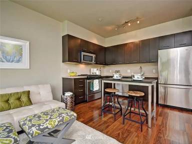 Main picture of 2960 Eastlake Ave E