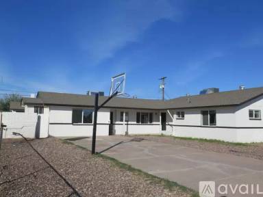Main picture of 210 W Jasmine St