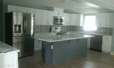 Main picture of 2917 New England St