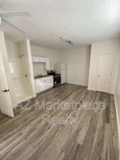 Main picture of 706 W Taylor St