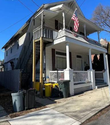 Main picture of 18 S 2nd St