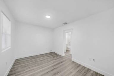 Main picture of 1231 NW 61st St