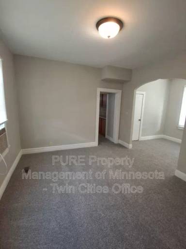 Main picture of 885 Conway St