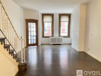 Main picture of 851 Mercer St