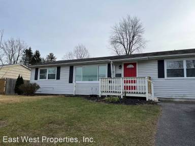 Main picture of 120 Rebecca St