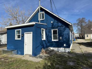 Main picture of 7204 Packard Ave