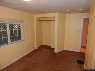 Main picture of 1225 21st St NE
