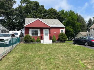 Main picture of 48 Hackett Ave