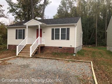 Main picture of 115 N Oak Ave