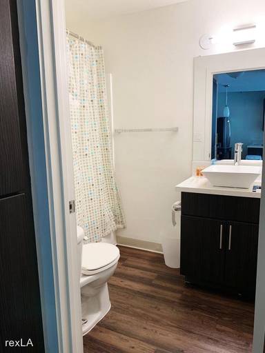 Main picture of 10980 Wellworth Ave