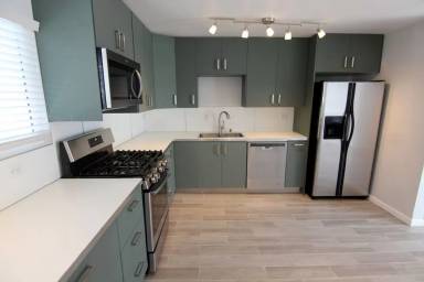 Main picture of 529 W MacArthur Ave