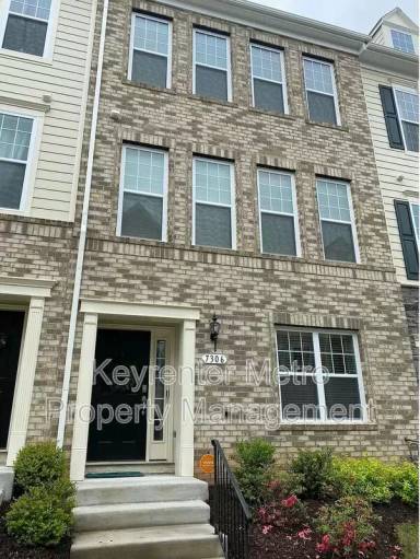 Main picture of 7306 Wood Pond Cir