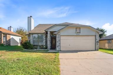 Main picture of 2307 Woodlands Dr