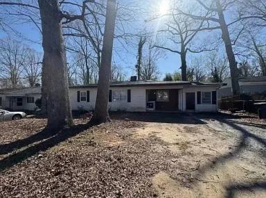 Main picture of 221 Ardmore Rd