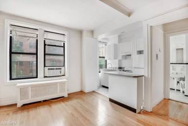 Main picture of 301 East 21st St