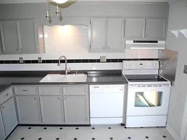 Main picture of 14 N Phillips Ave