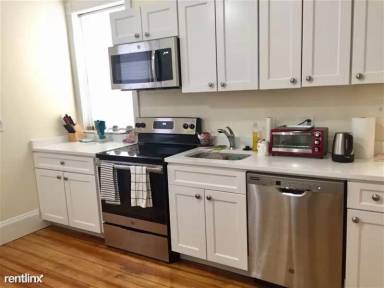 Main picture of 15 Englewood Ave