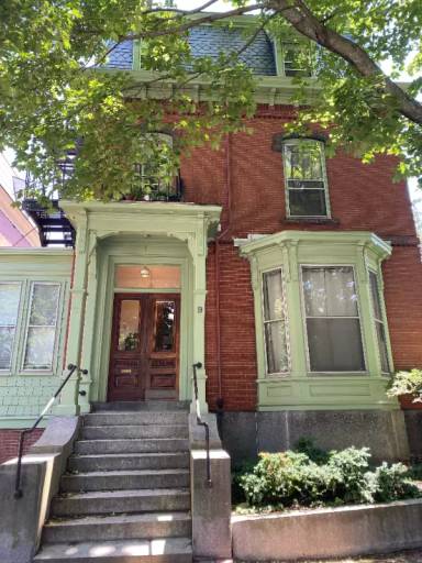 Main picture of 11 Carleton St
