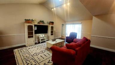 Main picture of 10 Blackfoot Ct