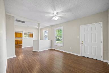 Main picture of 4804 N 18th St