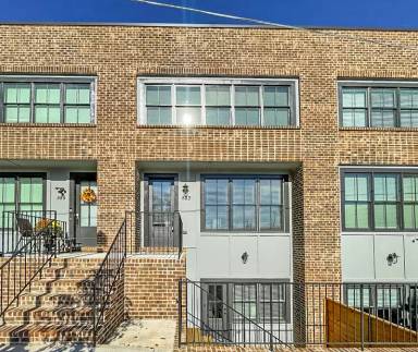 Main picture of 583 King Arnold St