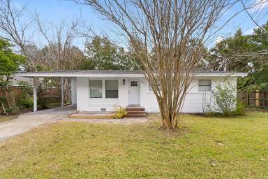 Main picture of 6011 Greenwood Ln