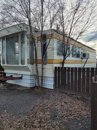Main picture of 428 S Division St