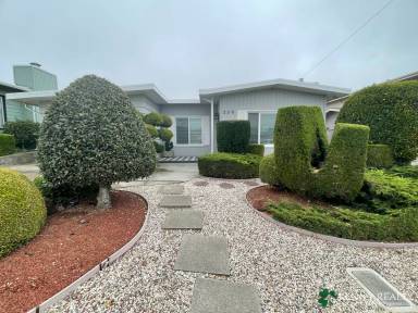 Main picture of 256 Oakcrest Ave