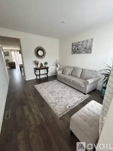 Main picture of 10 Larkspur Ln