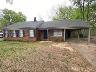 Main picture of 3684 Bedford Ln