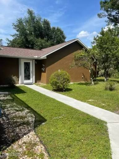 Main picture of 8 Woodbury Dr