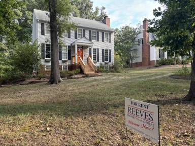 Main picture of 193 Heather Dr