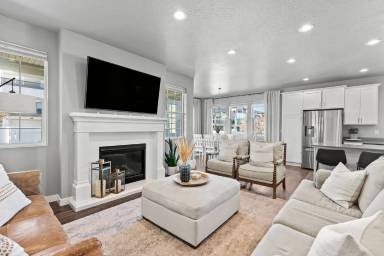 Main picture of 2737 N 3760 W
