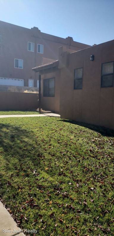 Main picture of 3888 N Butler Ave