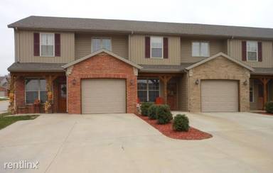 Main picture of 5265 S Michigan Ave