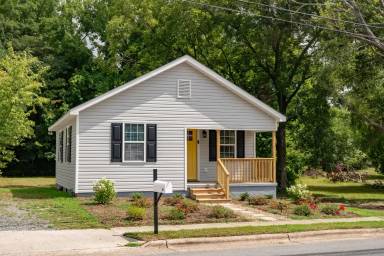 Main picture of 407 Nelson St