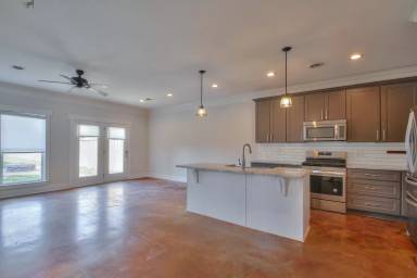 Main picture of 1319 Pillow St