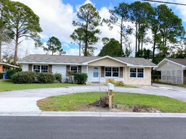 Main picture of 2520 Woodland Way