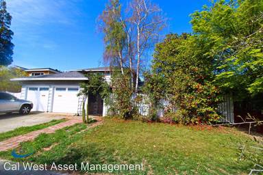 Main picture of 485 S Pastoria Ave