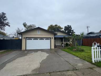 Main picture of 6479 Linn Way