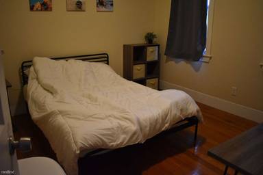 Main picture of 451 Meridian St