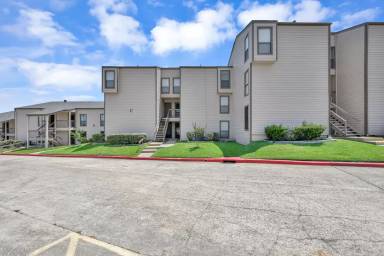 Main picture of 202C Lakeview Ter