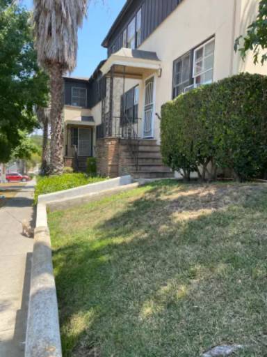 Main picture of 4422 Clinton St