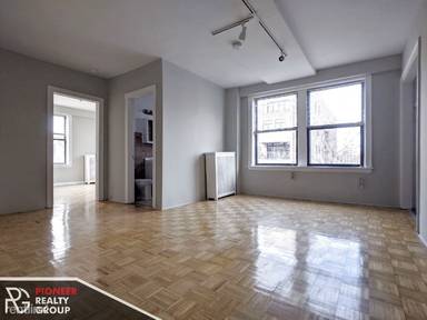 Main picture of 739 W Belmont Ave