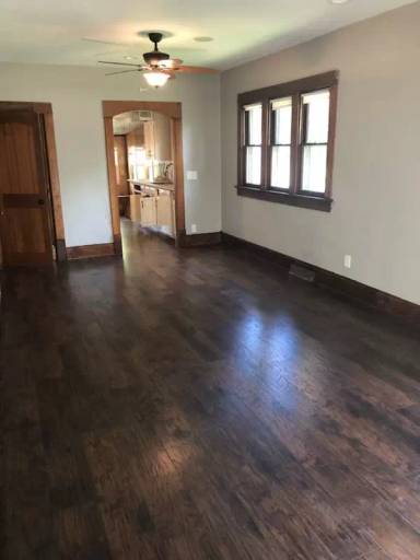 Main picture of 831 S Main Ave