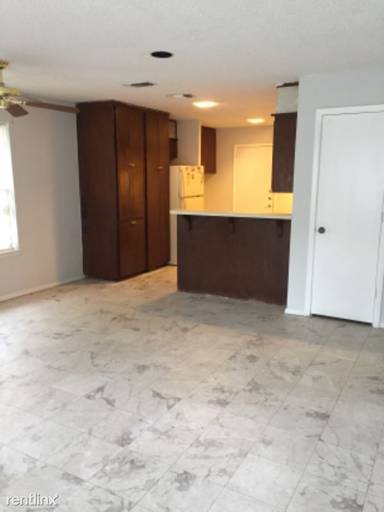 Main picture of 706 Peach St